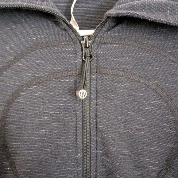 Lululemon black define jacket size 4 - Picture 3 of 4